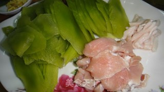 [recipe for Gift]--stir-fried Pork Slices with Lettuce recipe