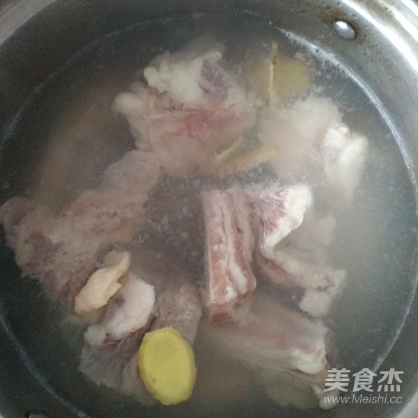 Poria and Red Bean Stewed Pork Ribs Soup recipe