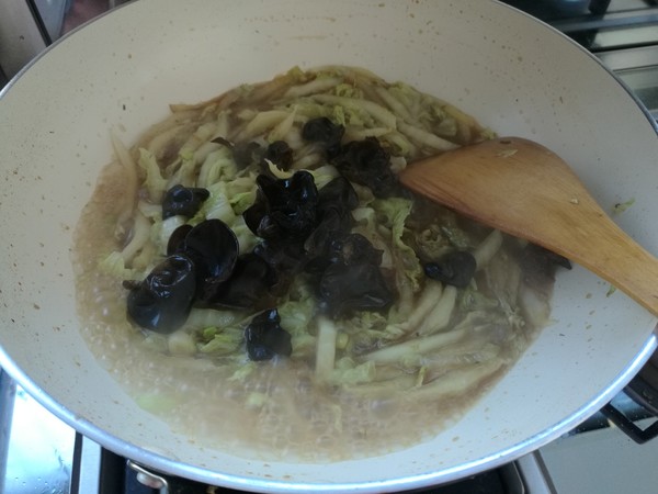 Beef Soup with Cabbage Vermicelli recipe