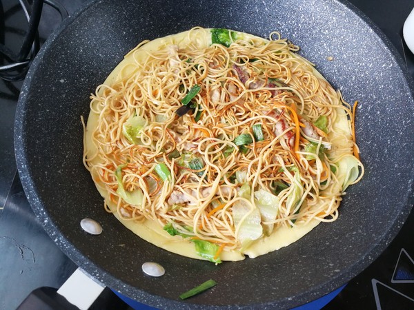 Fried Noodle Pancake recipe