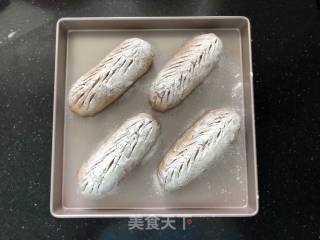 Soft European Buns with Wheat Germ and Red Dates recipe
