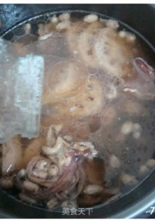 Lotus Root Squid Tube Bone Soup recipe