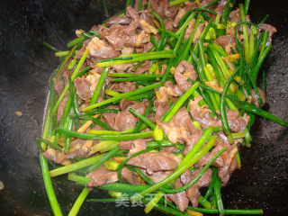Stir-fried Pork Heart with Leek Flower recipe