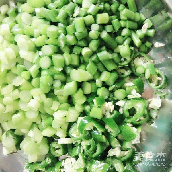 Stir-fried Beef with Garlic and Dried Radish recipe