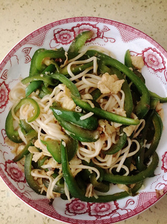 Fried Noodles with Green Pepper and Egg recipe