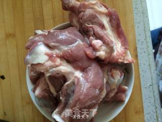 Seaweed and Mushroom Stewed Big Bone Soup recipe