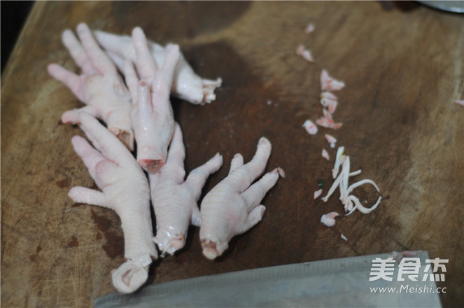 A Must-have for The Chinese New Year Banquet-tiger Skin Chicken Feet recipe