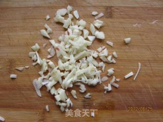 Garlic Bitter Chrysanthemum Mixed with Dried Fish recipe