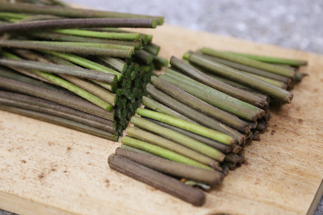 Stir-fried Bracken with Bacon recipe