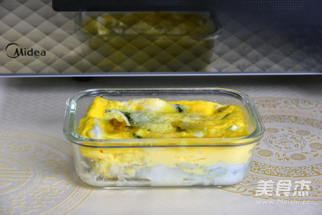 Three-color Eggs (microwave Version) recipe