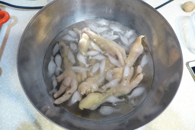 Pickled Pepper Chicken Feet recipe