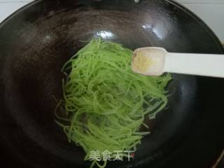 Stir-fried Shredded Lettuce recipe