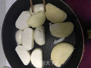 Dry Fried Old Noodle Bun Slices recipe