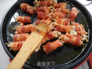 Pan-fried Pork Belly Roll with Enoki Mushroom recipe