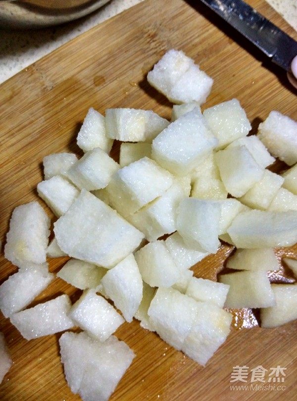 Steamed Sydney Pear with Rock Sugar and Wolfberry recipe