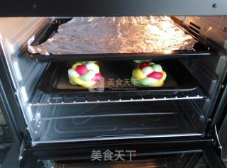 #新良第一节烤大赛# Huahaoyue Round People Reunion ~ Bean Paste Hydrangea Bread recipe