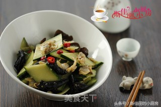 Clam Meat Fungus Mixed with Cucumber recipe