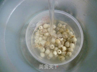 Peanuts, Lotus Seeds and Trotters Soup recipe