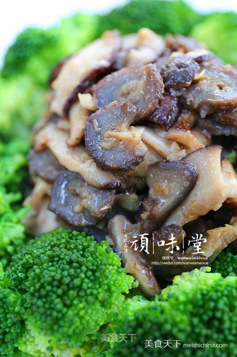 Braised Sea Cucumber with Mushroom and Oyster Sauce recipe