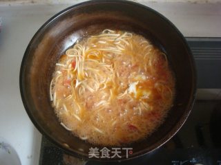 Tomato Soy Pot Noodles recipe