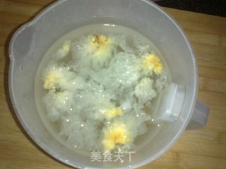 Skin Rejuvenation, Nourishing Yin and Lungs-tremella Papaya Soup recipe