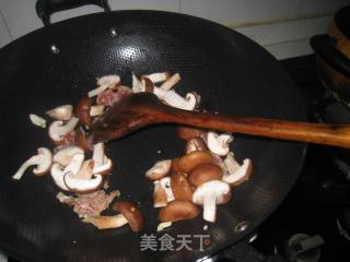 Stir-fried Cucumber with Mushrooms and Burdock recipe