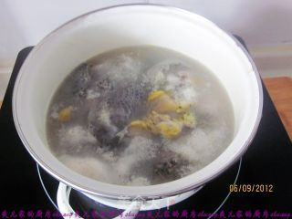 Chinese Wolfberry Black Chicken Soup recipe
