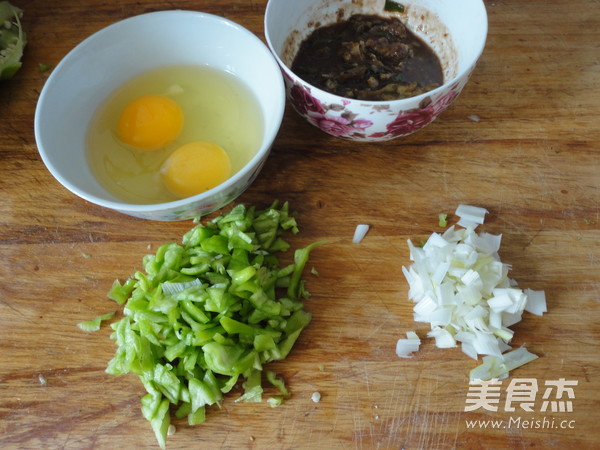 Hot Pepper and Egg Sauce Noodles recipe