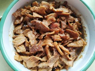 Loofah Shredded Pork Noodles recipe