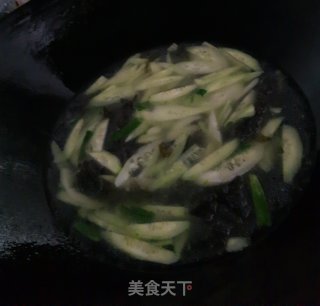 Cucumber Seaweed Egg Soup recipe