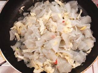 Stir-fried Noodles with Sour Cabbage recipe