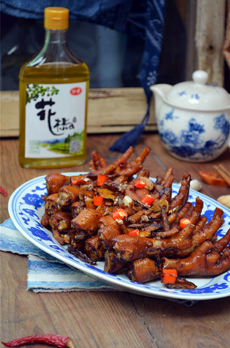 Braised Chicken Feet with Pepper Oil recipe