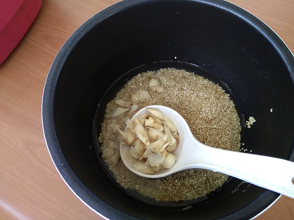 White Quinoa Lily Porridge recipe