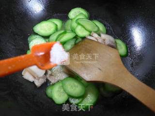 Stir-fried Pork with Salt and Small Cucumber recipe