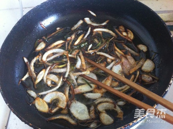 Noodles with Dried Scallops, Dried Scallion and Scallion Oil recipe