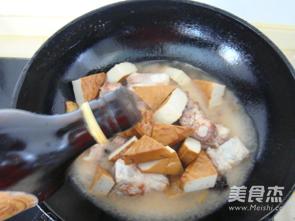 Braised Pork Ribs with Plum Sauce and Maqiao Dried Beans recipe