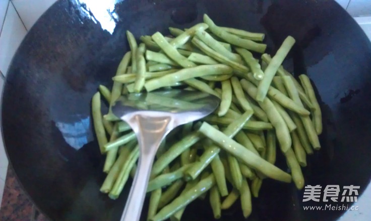 Stir-fried String Beans with Dace in Tempeh recipe