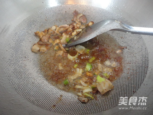 Stir-fried Cabbage and Dried Potatoes with Fungus recipe