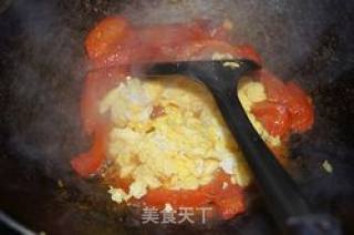 Simple and Delicious - Scrambled Eggs with Tomatoes recipe