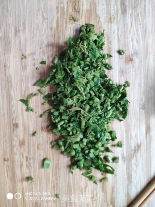 Scrambled Eggs with Wild Vegetables Toon recipe