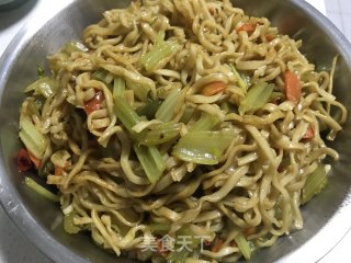 Celery Braised Noodles recipe