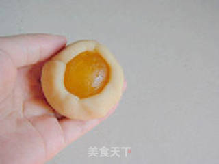 【cantonese-style Lotus Paste and Egg Yolk Moon Cakes】--- Favorite Moon Cakes recipe