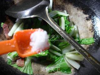 Stir-fried Chinese Cabbage with Fine Ham recipe