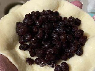 The Japanese-style Red Bean Bread, Which Has Been Popular for A Long Time, is So Easy to Make! recipe