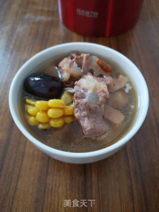 Lotus Root and Corn Pork Ribs Soup recipe