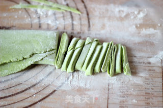 Jin Shuang Spinach Hand Rolled Noodles recipe