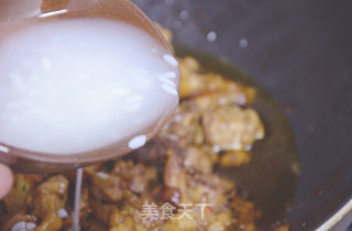 Weishan Commune Liuyang Cuisine: Stir-fried Native Chicken with Wild Camellia Oil recipe