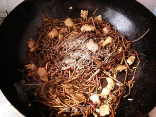 Stir-fried Pork with Bracken recipe