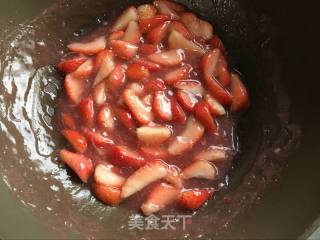 Strawberry Pie with Leaves recipe