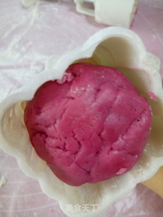 Xinliang First Baking Competition#pitaya Snowy Mooncakes recipe